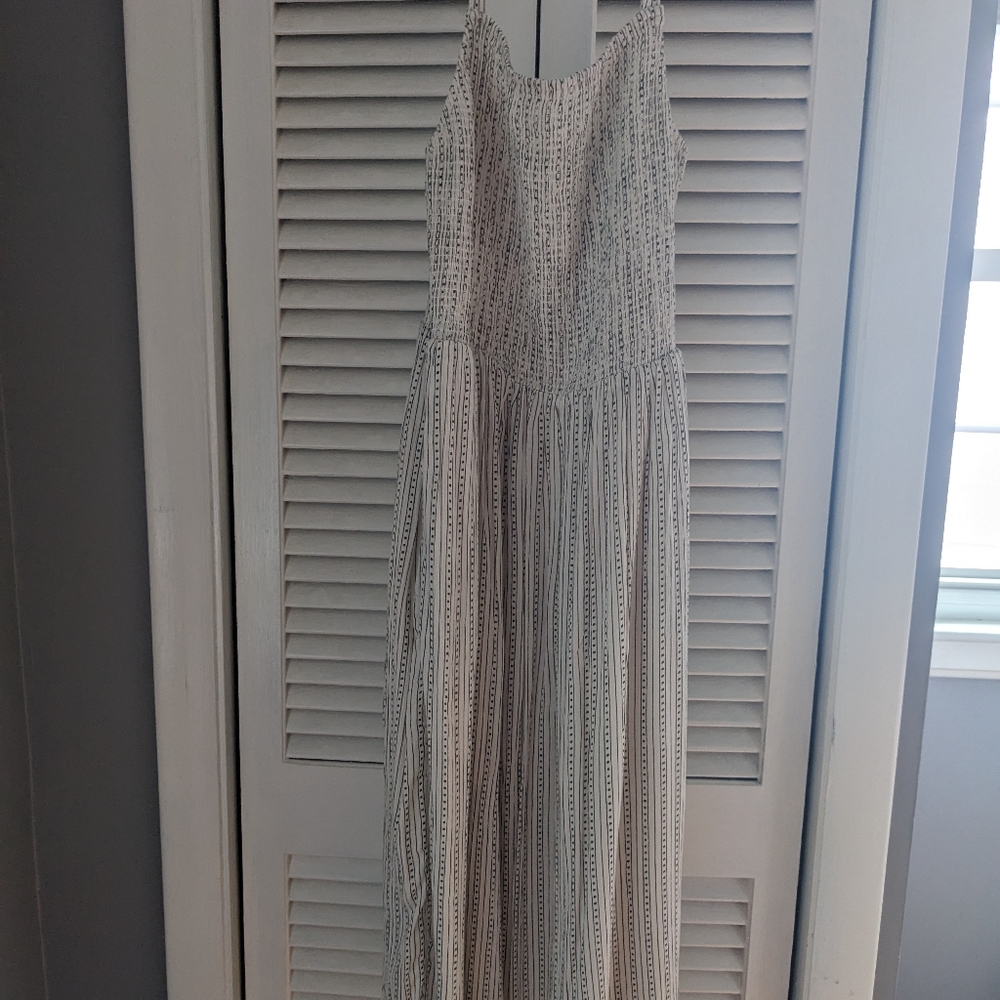 Old Navy | Smocked mid length dress